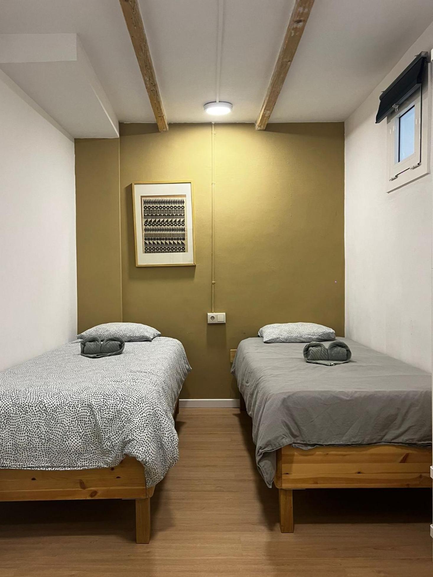 Alojamiento Con Encanto En Planta Superior Ideal Para Trabajo Y Escapadas Familiares En Montserrat Esparreguera Exterior foto